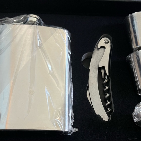 Flask Set - Picture 2 of 2